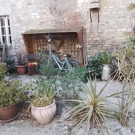 Charmante Petite Maison * Vieux (Calvados)