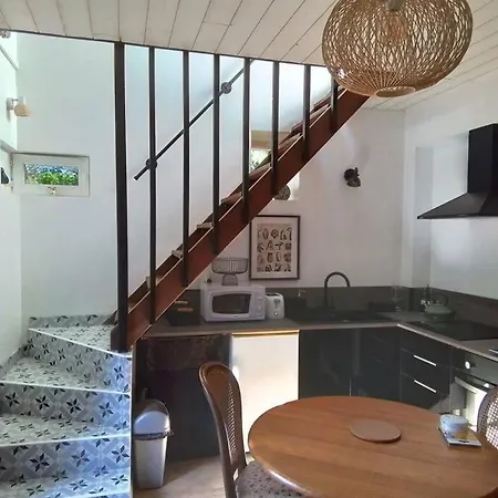 Charmante Petite Maison * Vieux (Calvados)
