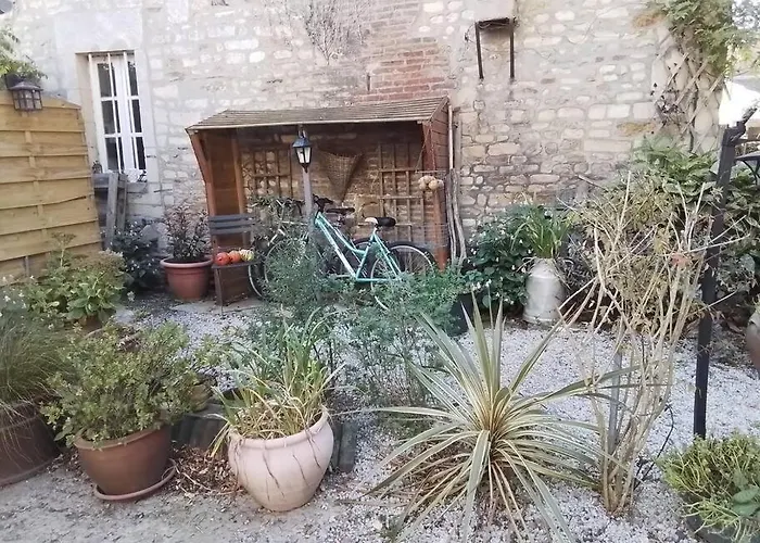 Charmante Petite Maison * Vieux (Calvados)