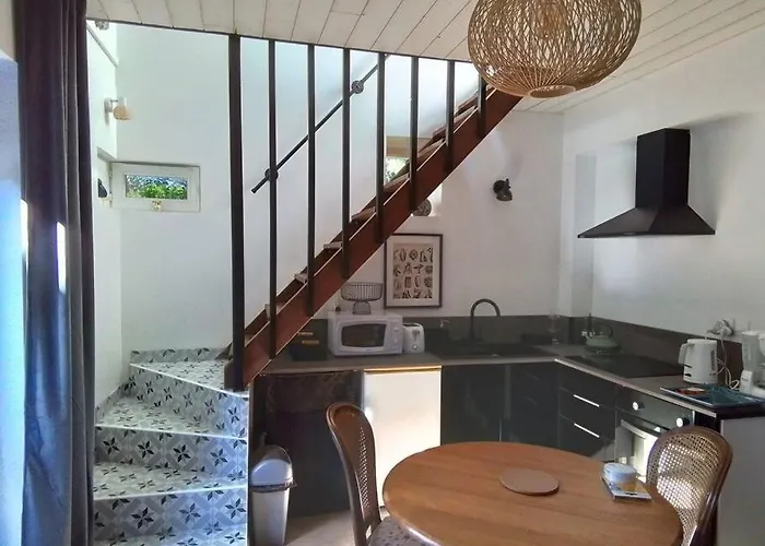 Charmante Petite Maison * Vieux (Calvados)